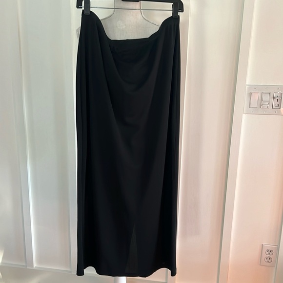 JOSEPHINE CHAUS Dresses & Skirts - NWT JOSEPHINE CHAUS long black skirt